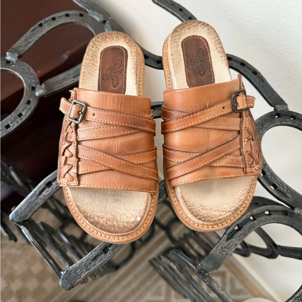 Elegant Brown Leather Buckle Sandals - Picture 1 of 1